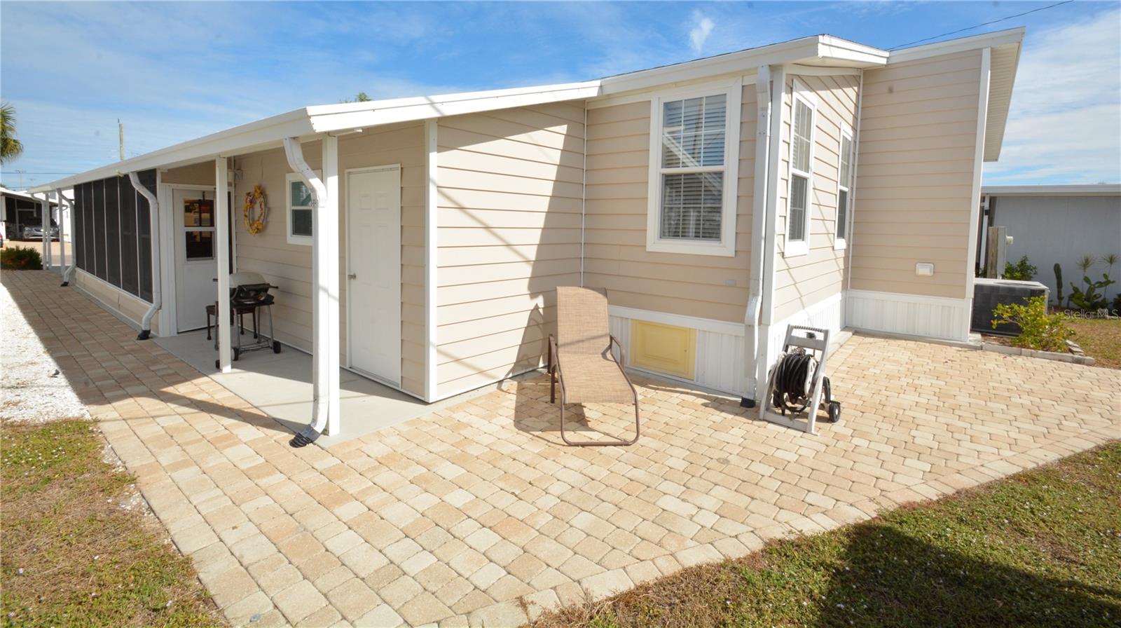 Image 21 of 31 For 717 Carefree