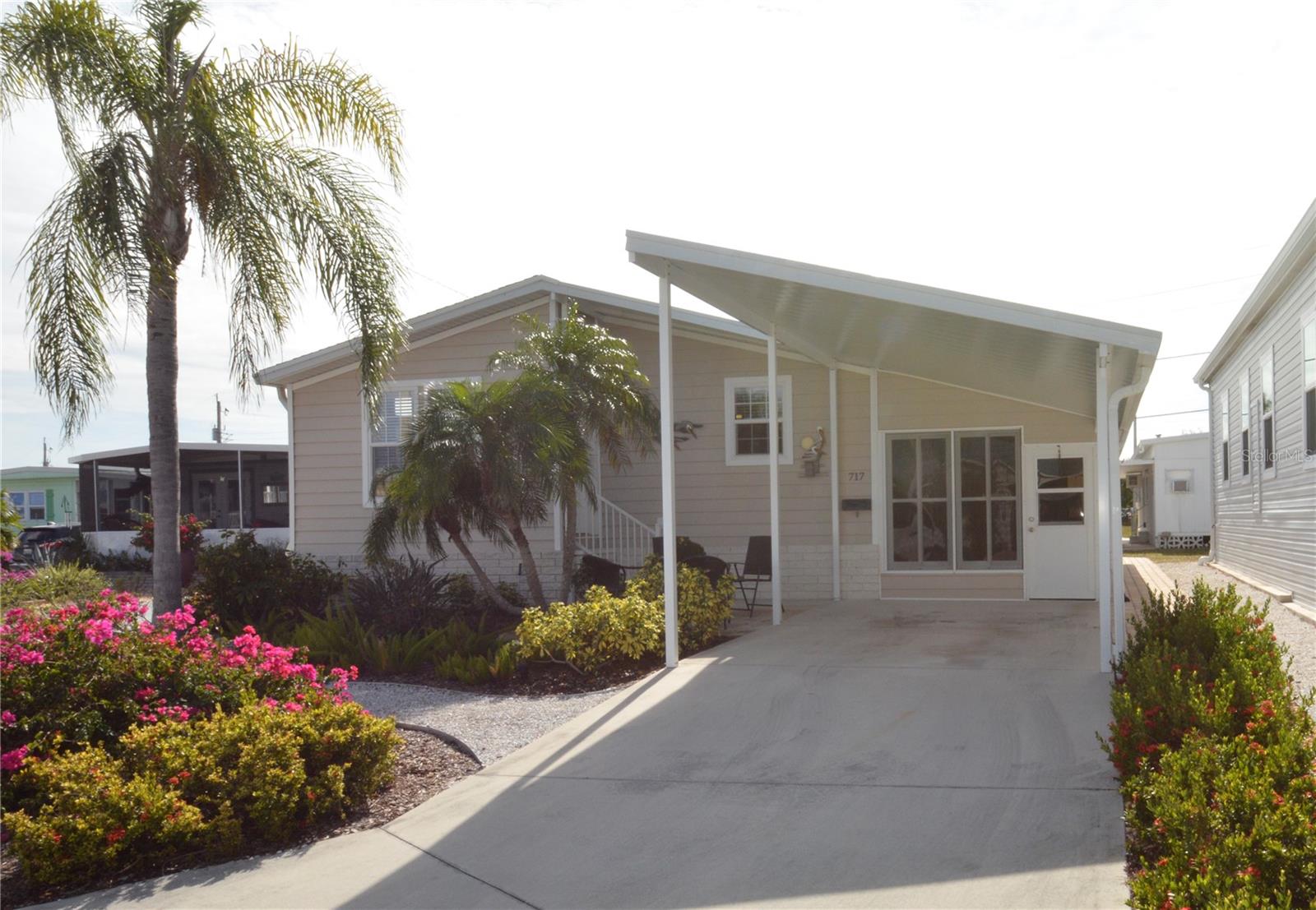 Image 22 of 31 For 717 Carefree