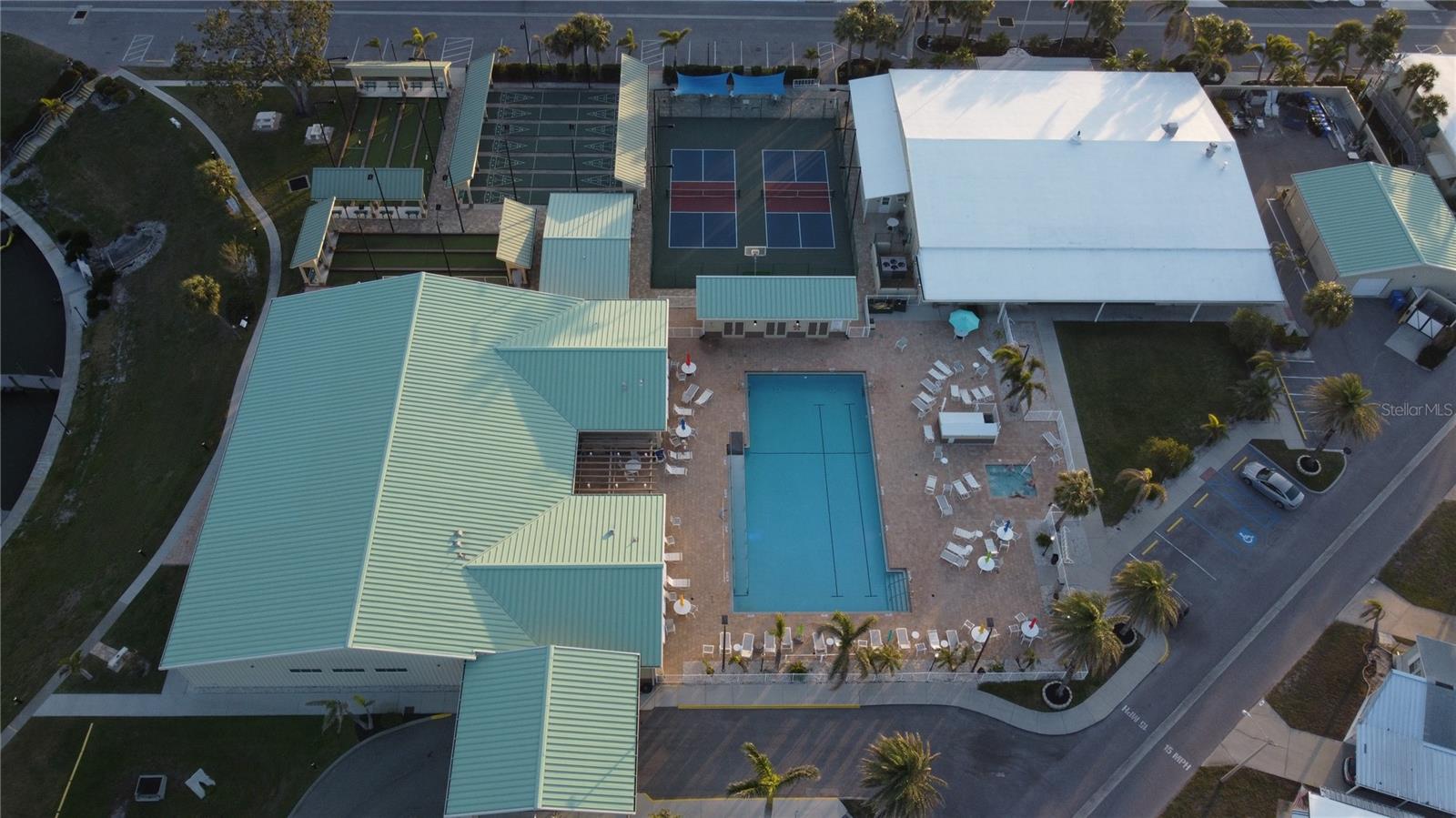 Image 26 of 31 For 717 Carefree