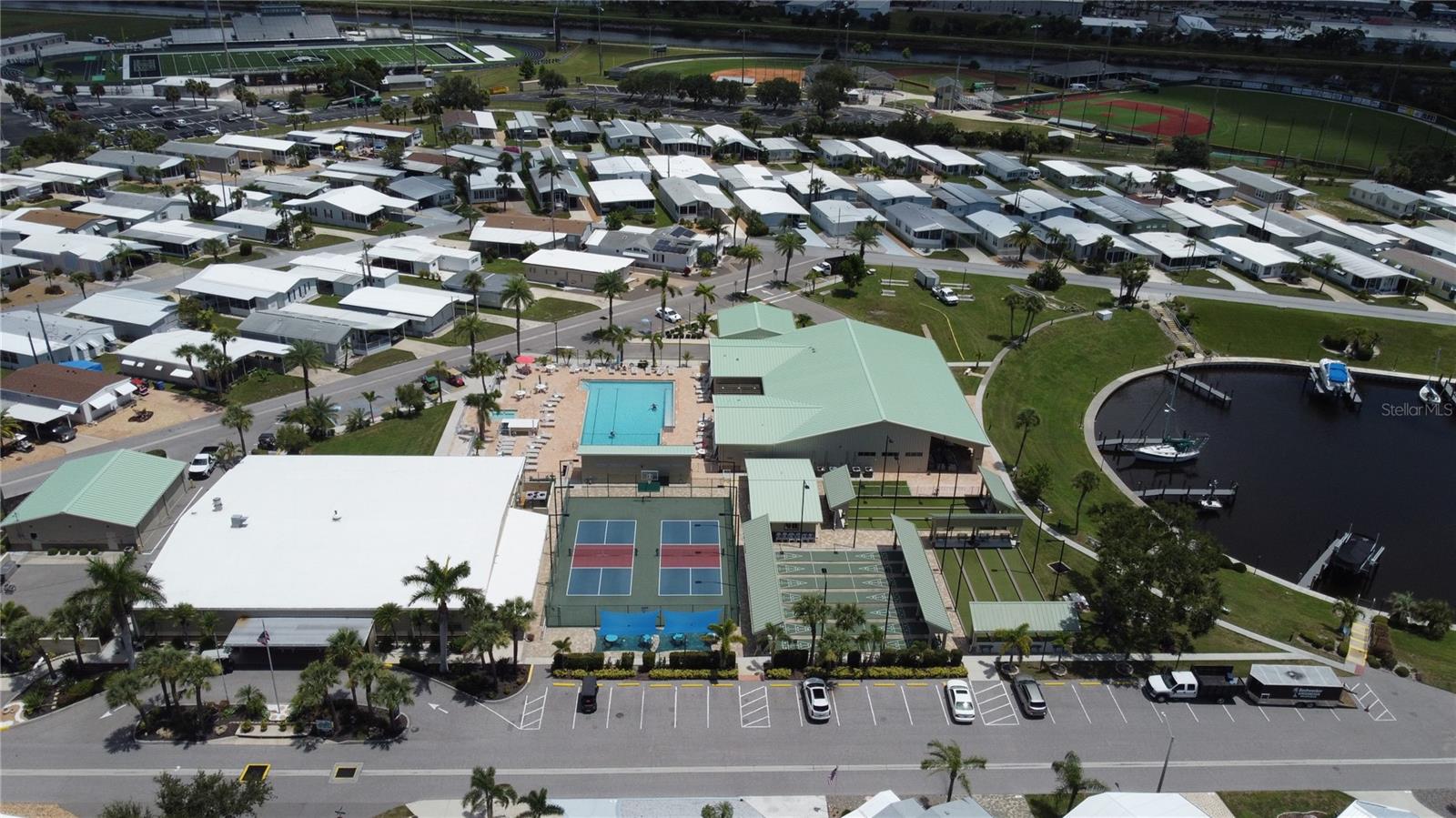 Image 27 of 31 For 717 Carefree