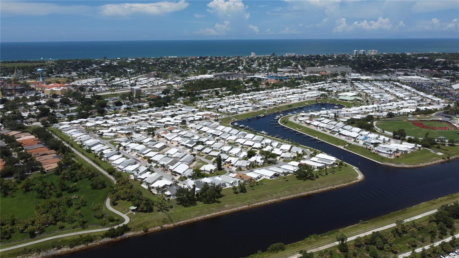 Image 28 of 31 For 717 Carefree