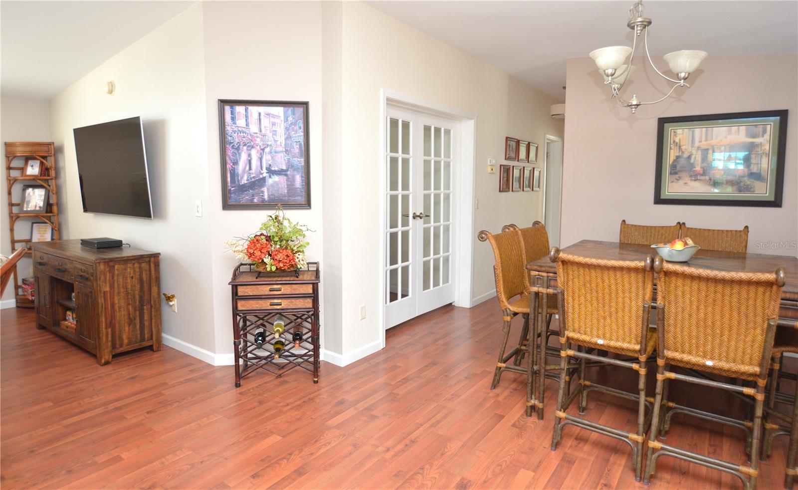 Image 8 of 31 For 717 Carefree