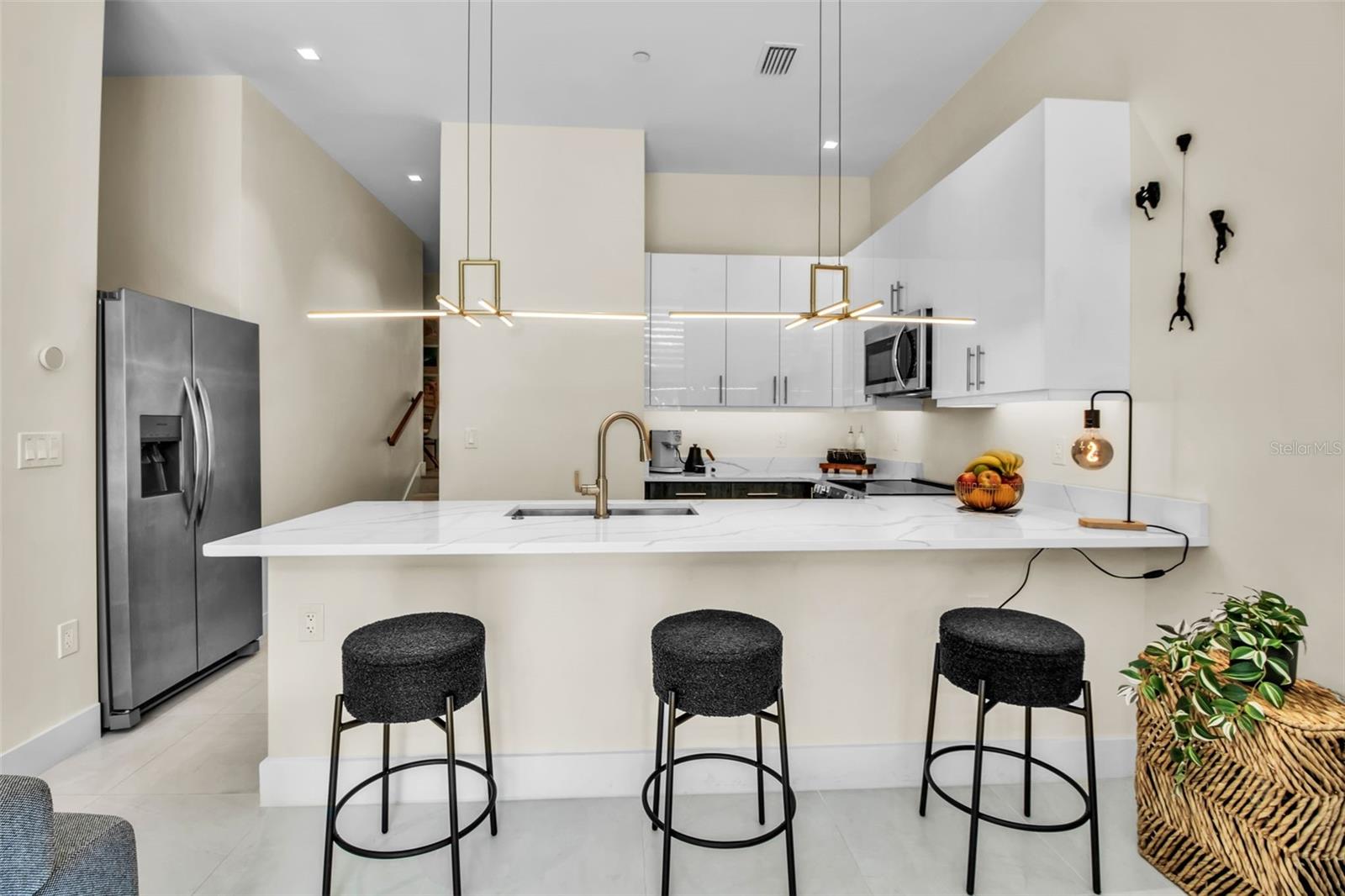 Image 18 of 44 For 1558 4th Street 208