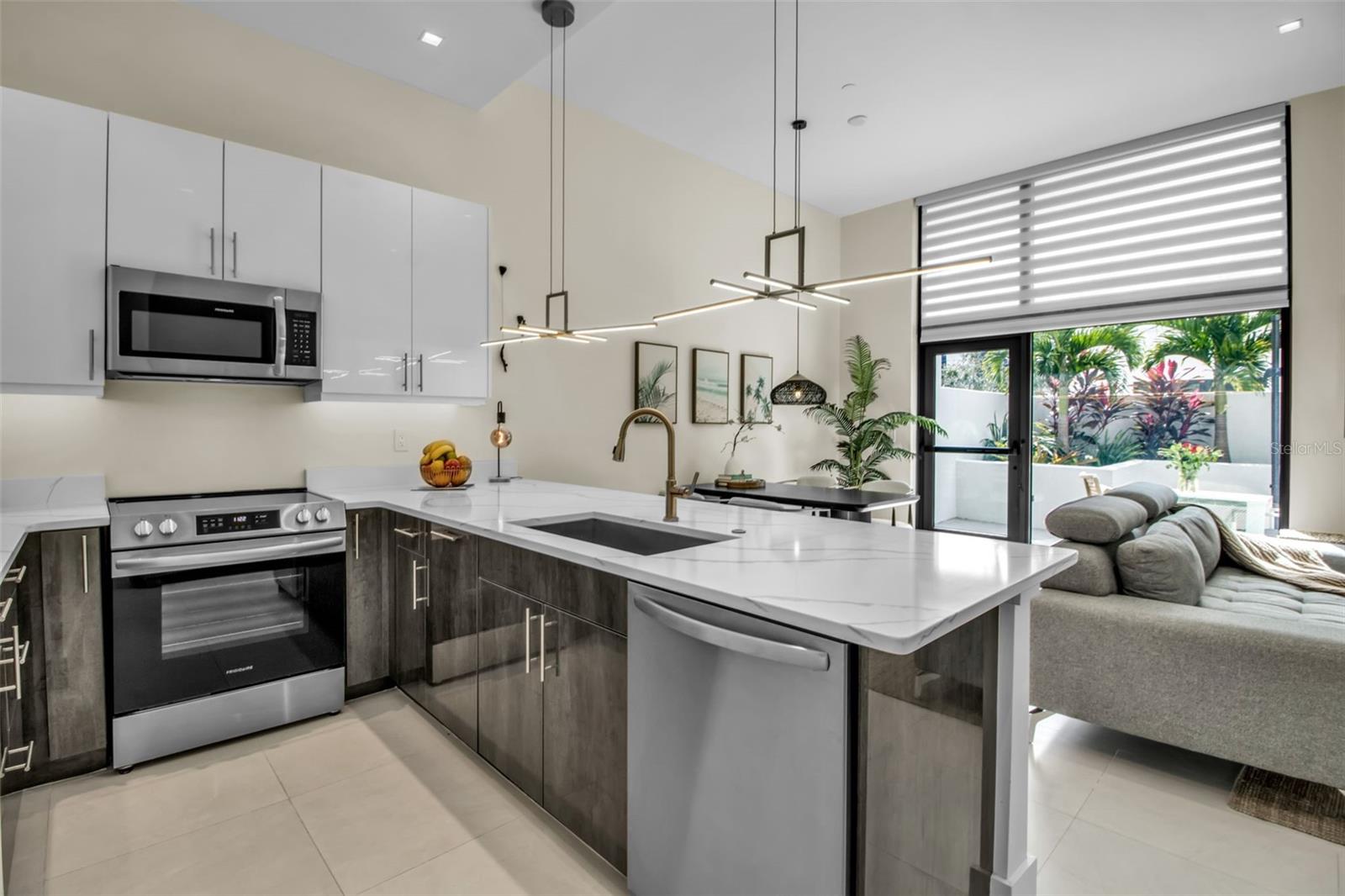 Image 20 of 44 For 1558 4th Street 208