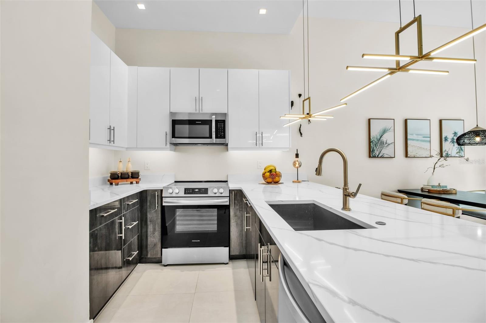 Image 24 of 44 For 1558 4th Street 208