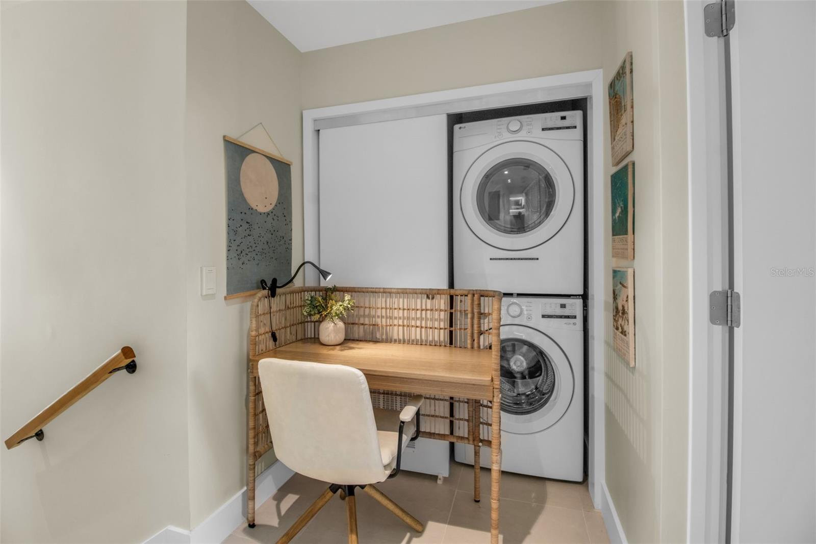 Image 28 of 44 For 1558 4th Street 208