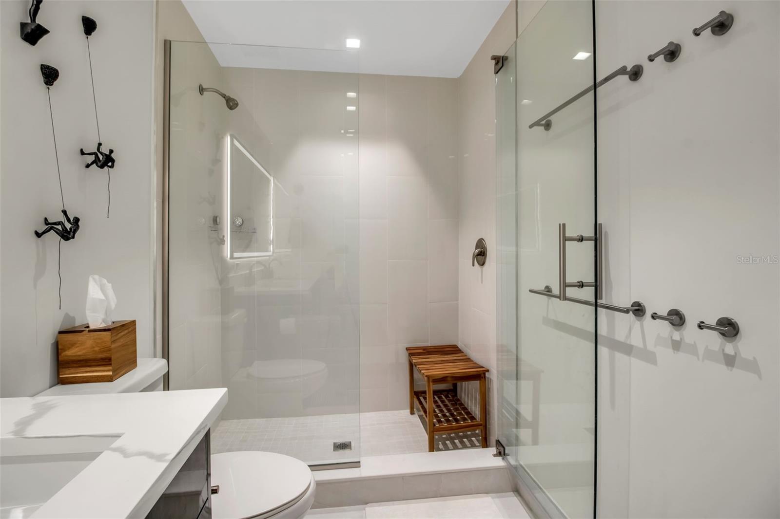 Image 32 of 44 For 1558 4th Street 208