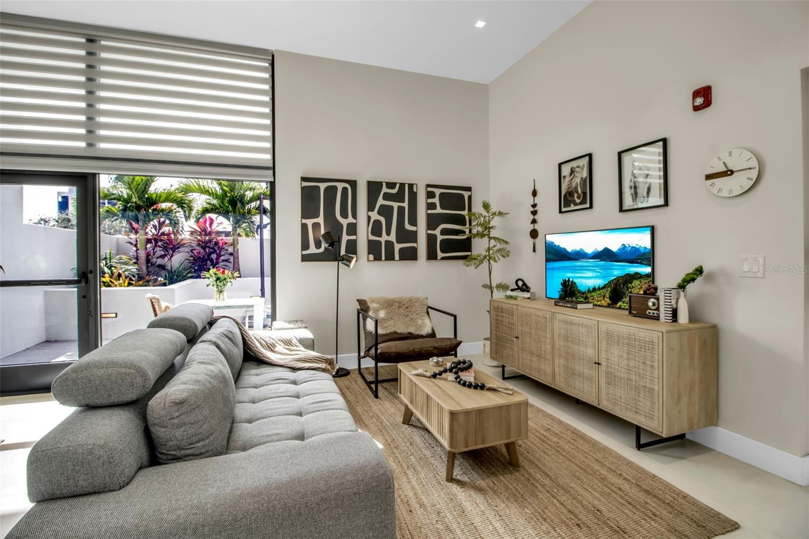 Image 6 of 44 For 1558 4th Street 208