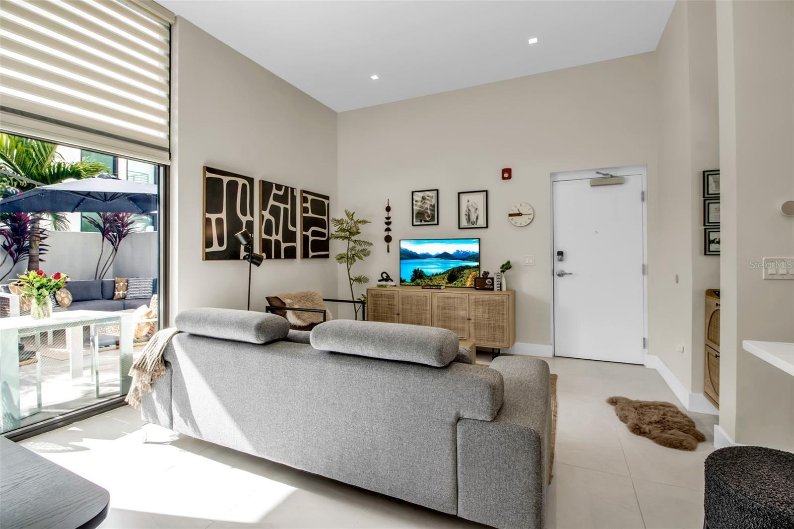 Image 7 of 44 For 1558 4th Street 208