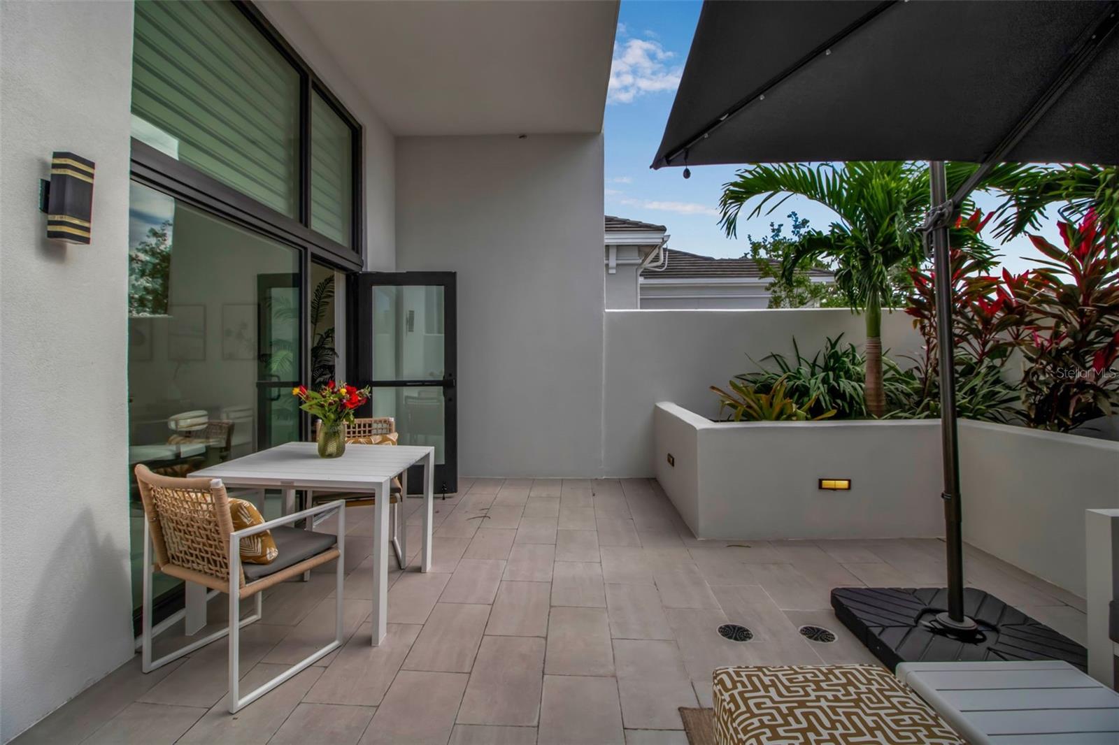 Image 8 of 44 For 1558 4th Street 208