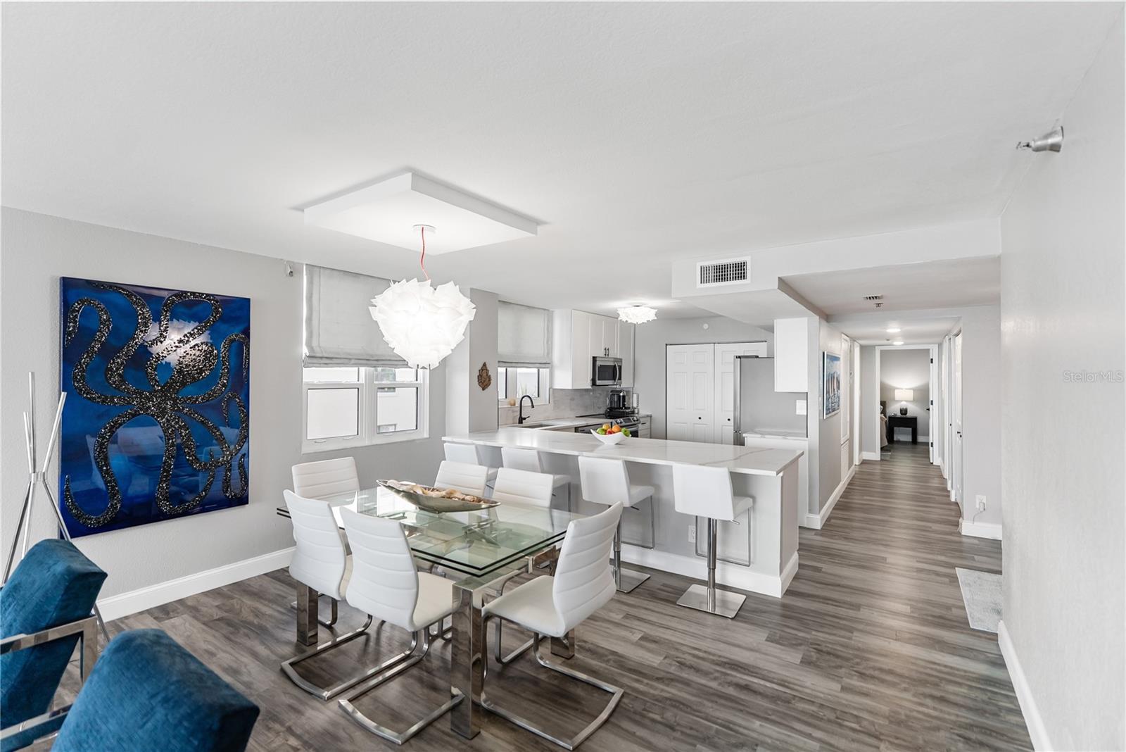 Image 11 of 71 For 97 Sunset Drive 201