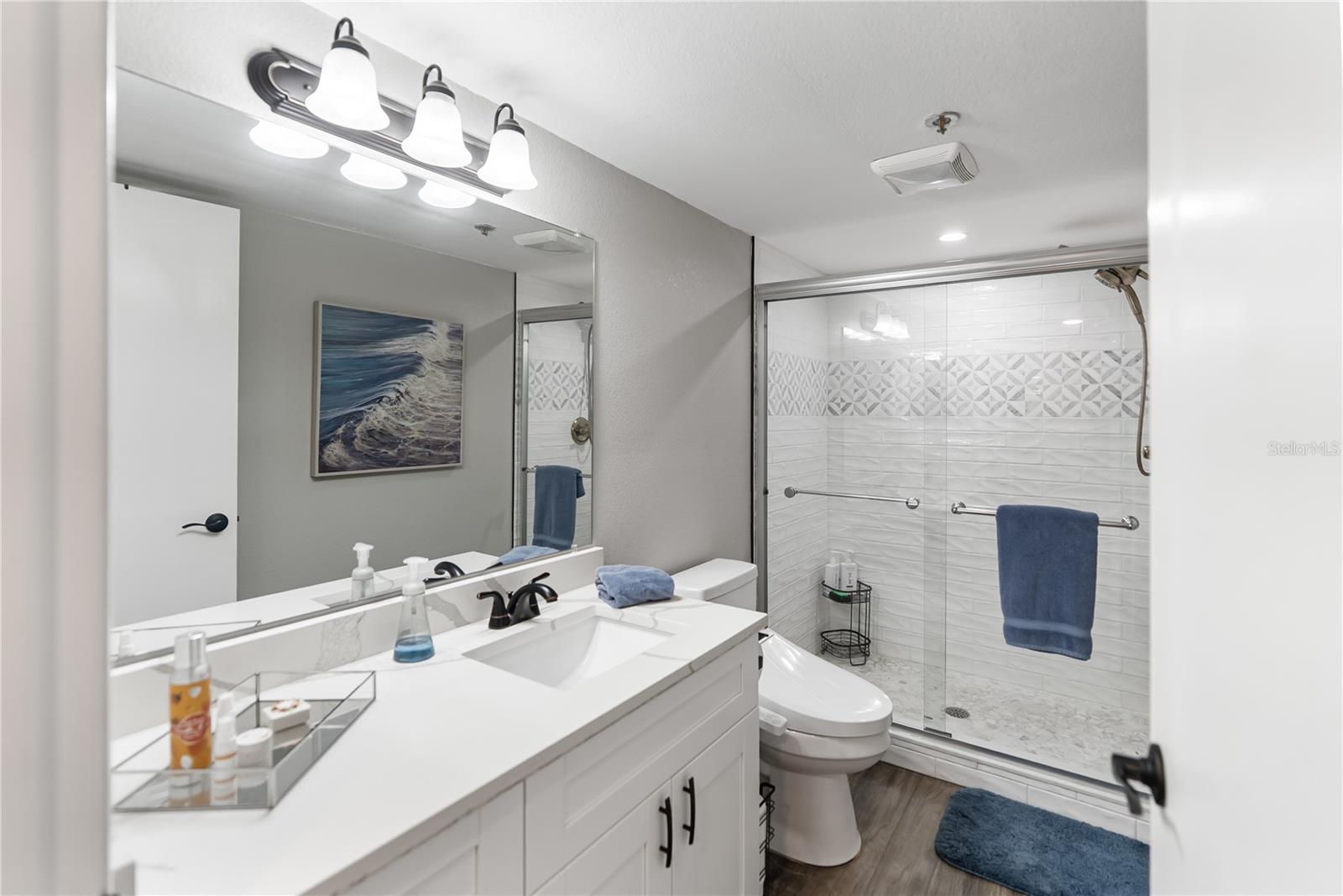 Image 19 of 71 For 97 Sunset Drive 201