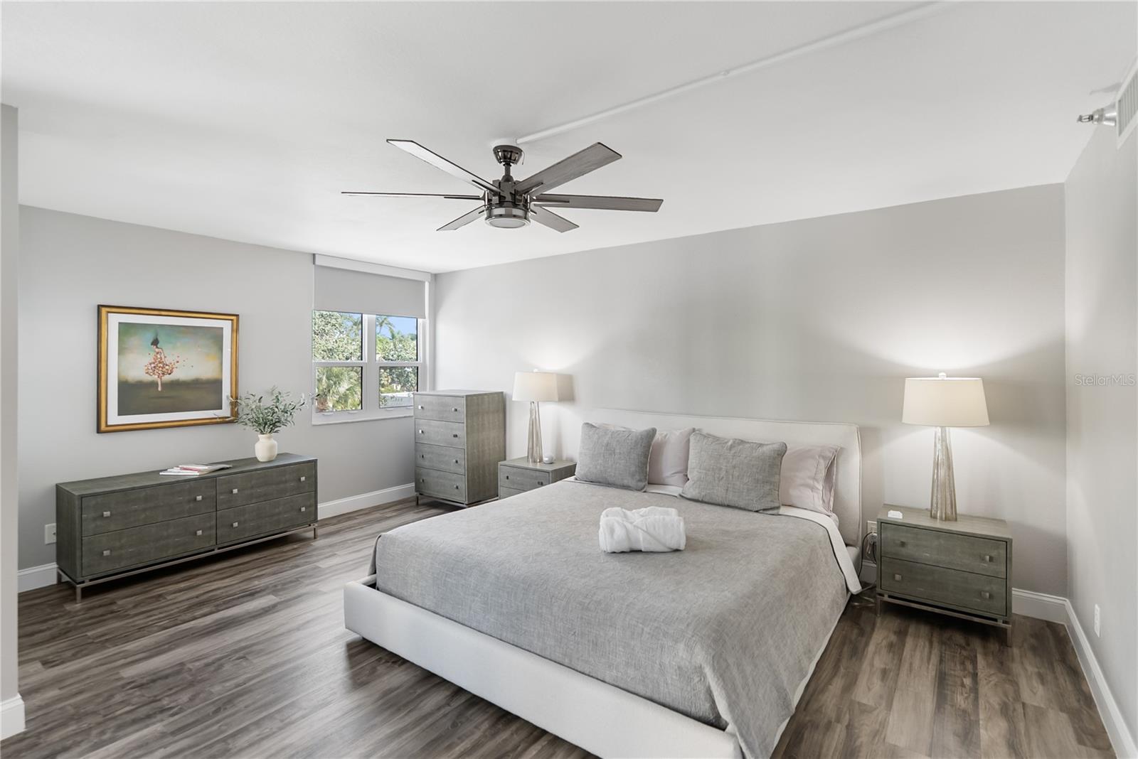 Image 26 of 71 For 97 Sunset Drive 201