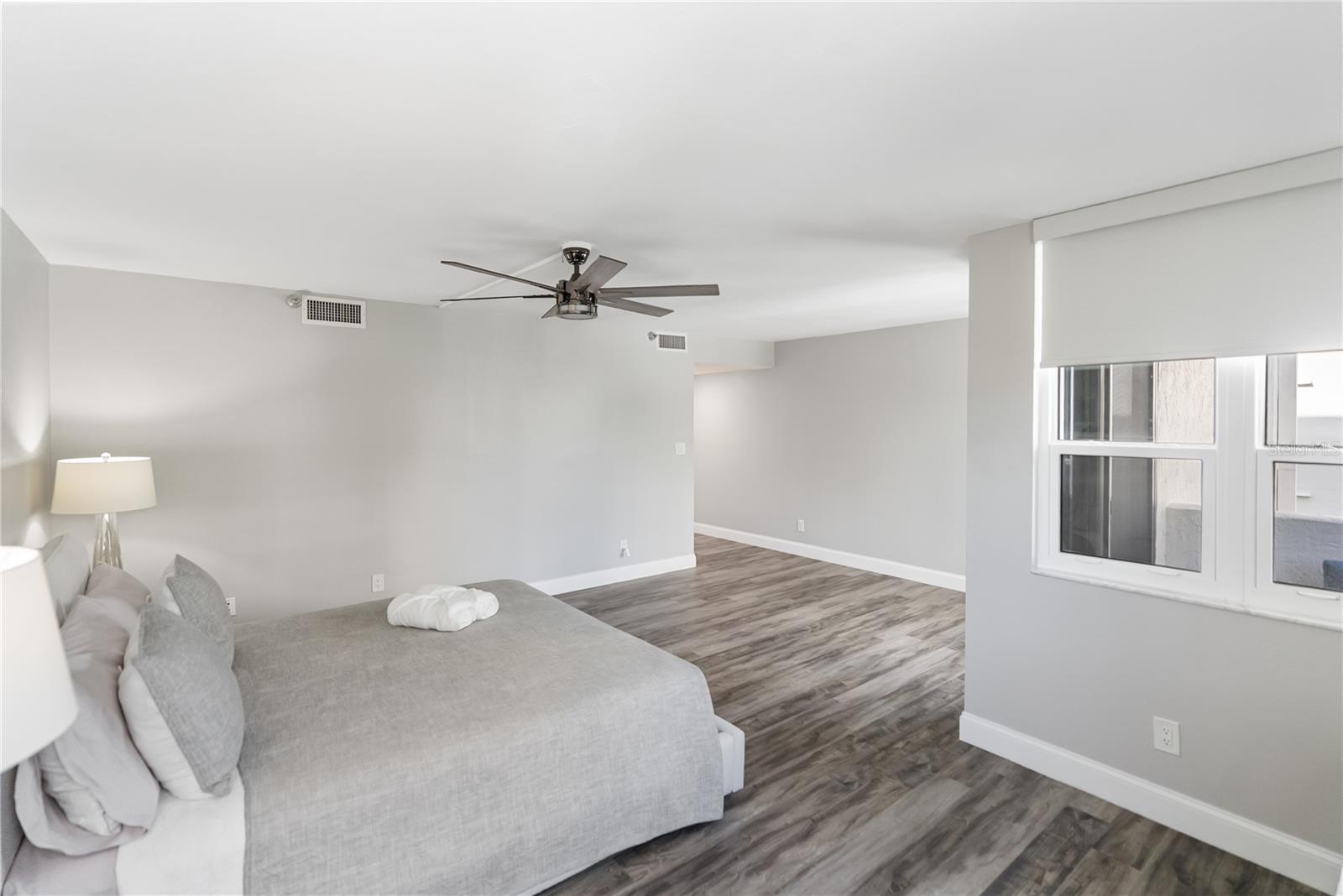 Image 27 of 71 For 97 Sunset Drive 201