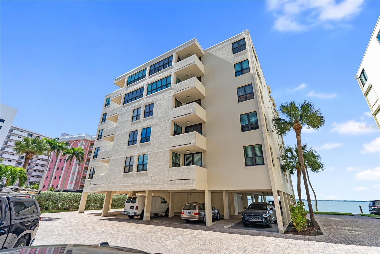 Image 43 of 71 For 97 Sunset Drive 201