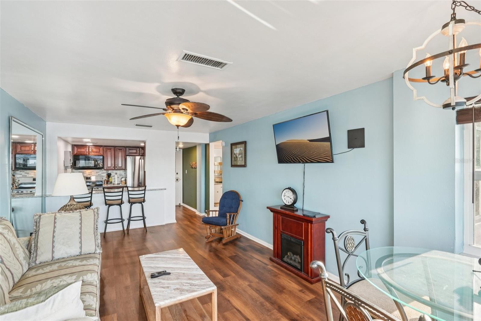 Image 12 of 27 For 1900 Clifford Street 701a