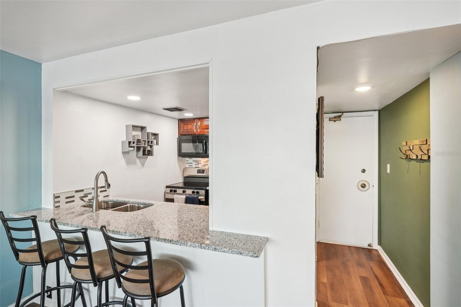 Image 13 of 27 For 1900 Clifford Street 701a