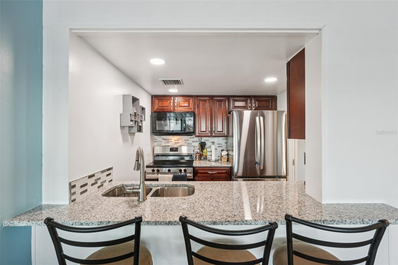 Image 14 of 27 For 1900 Clifford Street 701a