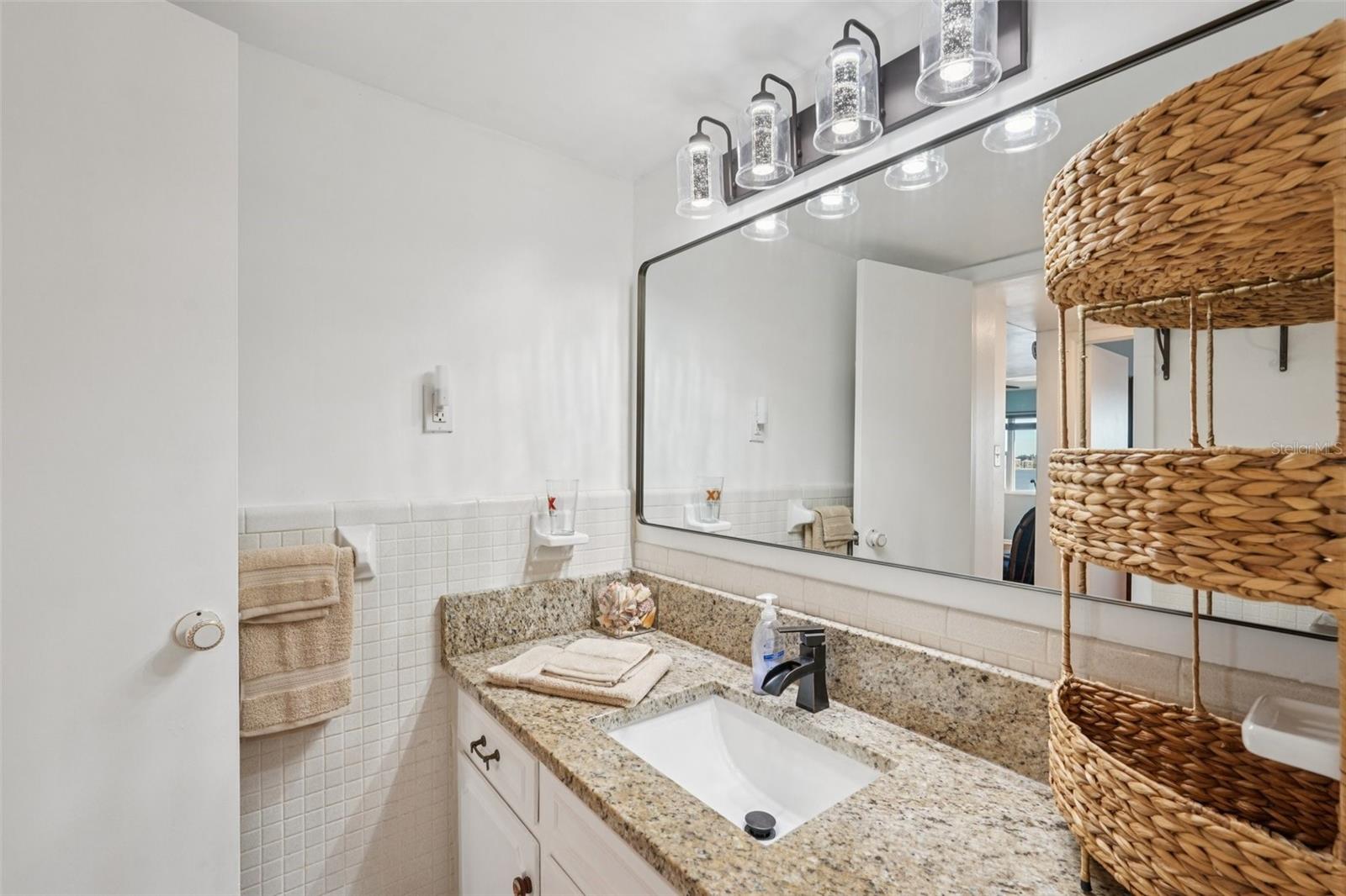 Image 22 of 27 For 1900 Clifford Street 701a