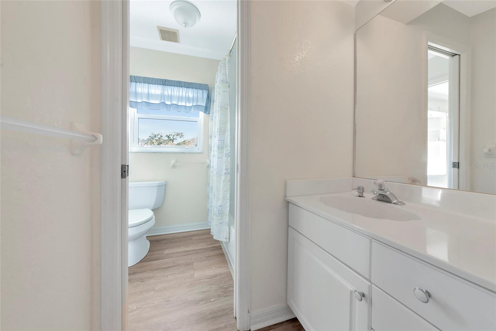 Image 16 of 45 For 1730 Hudson Street