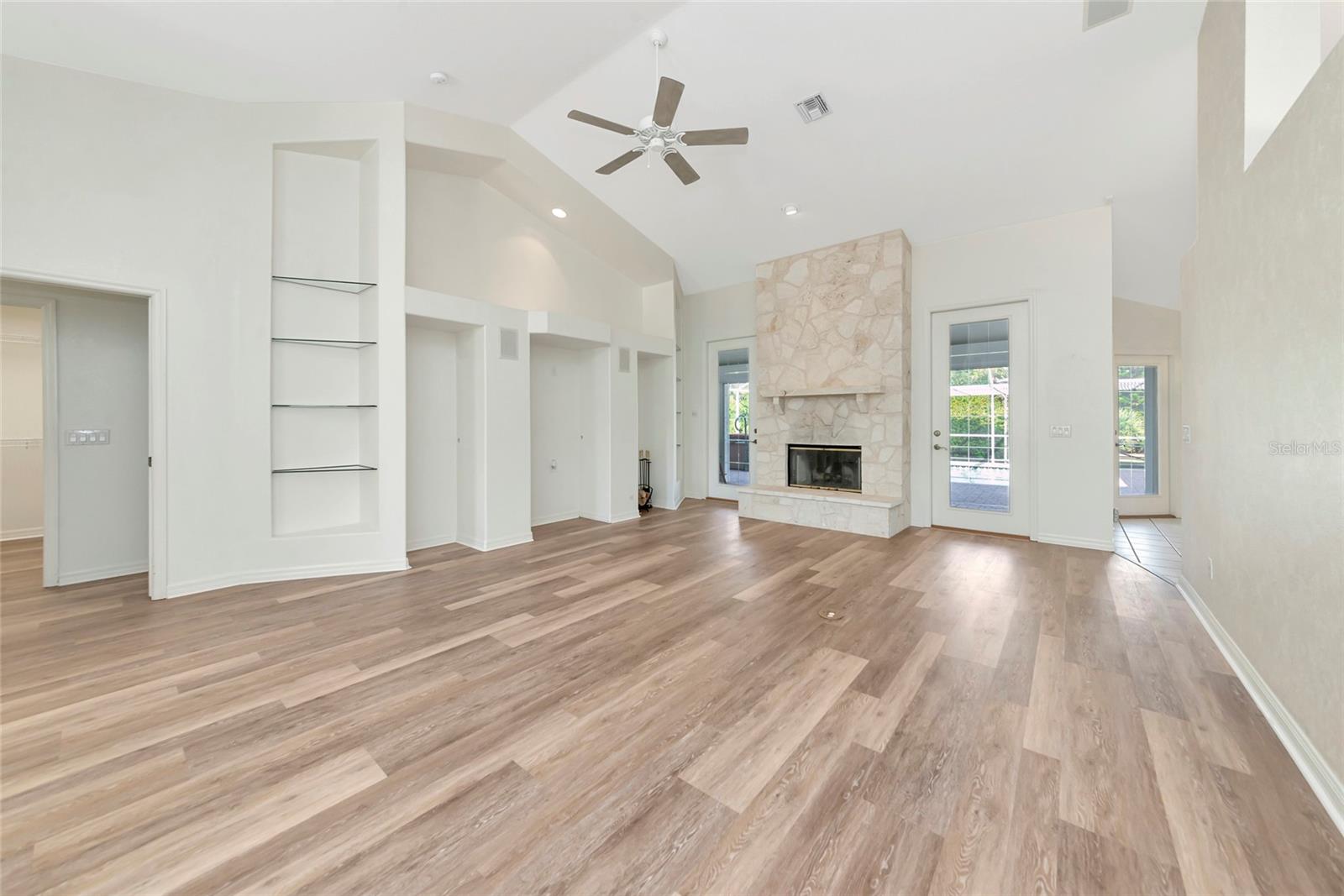 Image 22 of 45 For 1730 Hudson Street