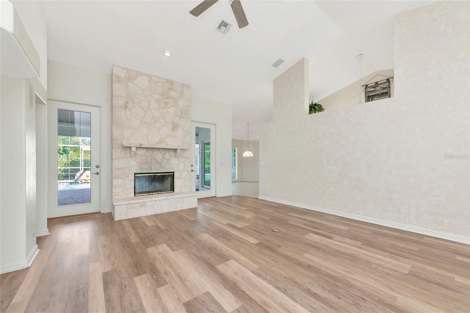 Image 23 of 45 For 1730 Hudson Street