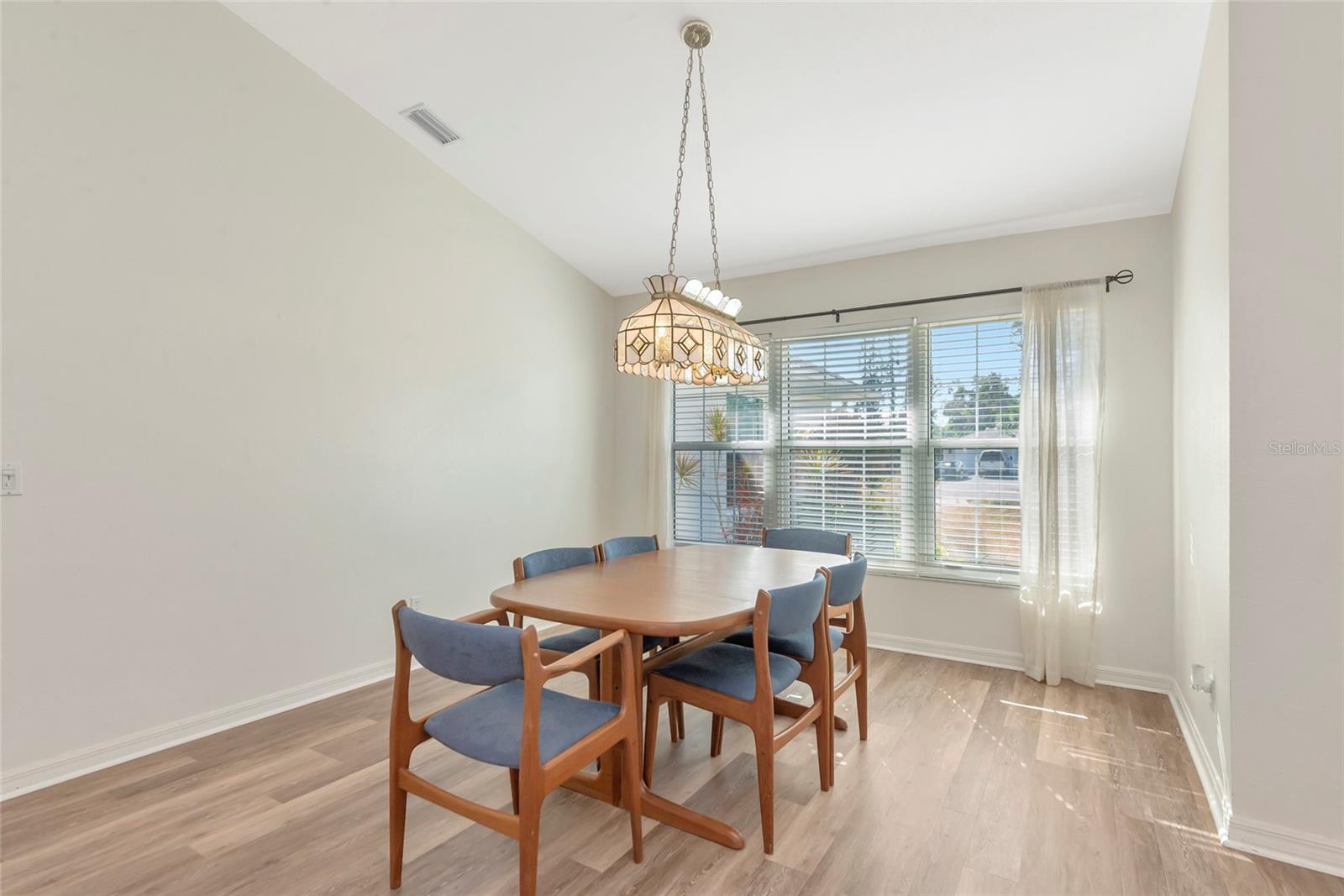 Image 25 of 45 For 1730 Hudson Street