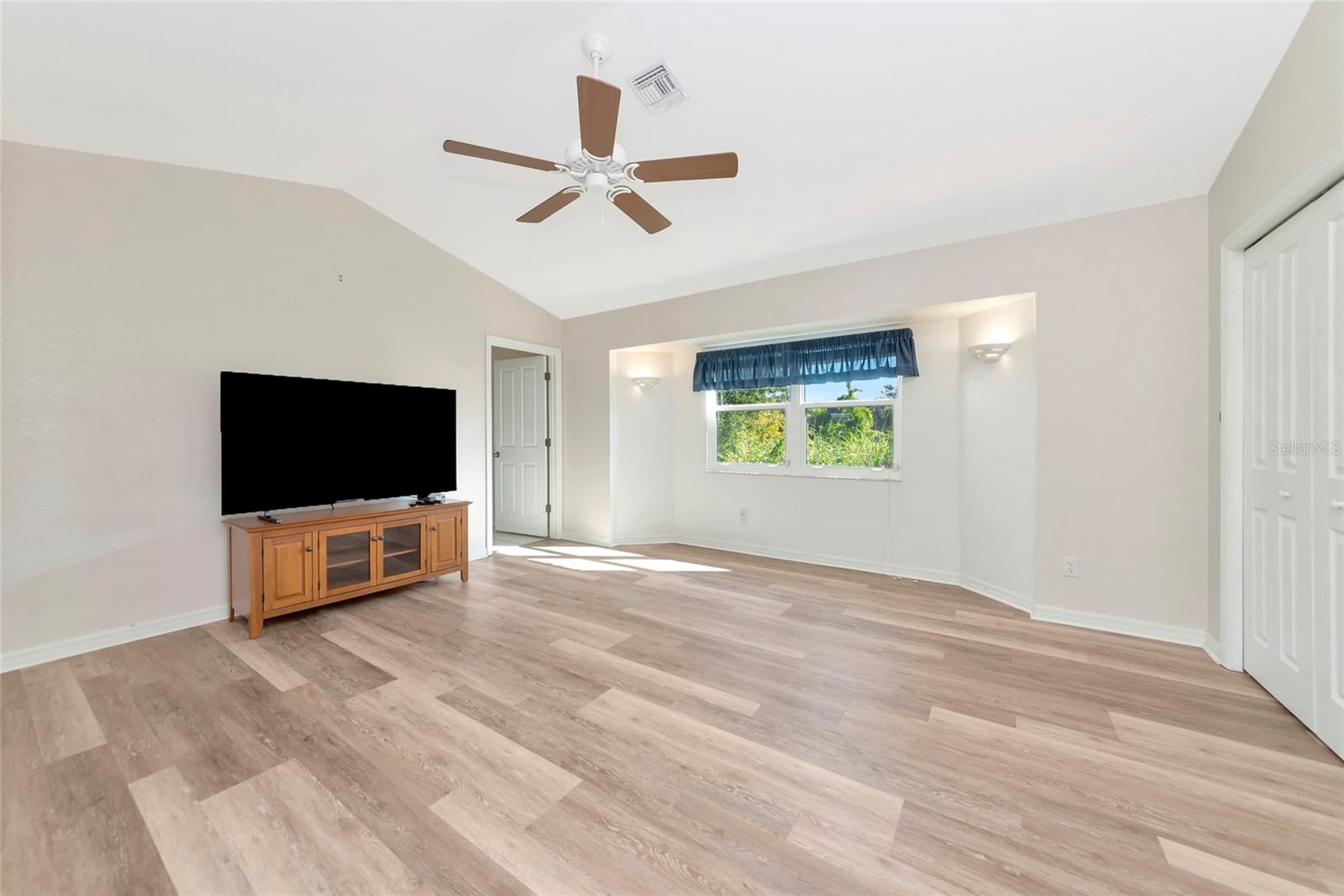 Image 31 of 45 For 1730 Hudson Street