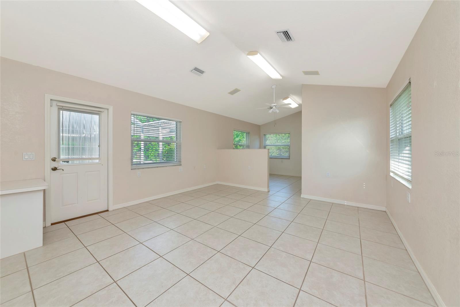 Image 35 of 45 For 1730 Hudson Street