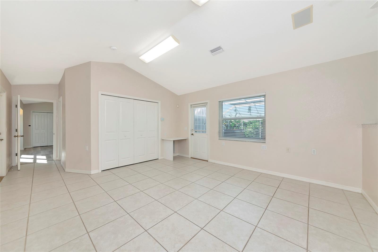 Image 37 of 45 For 1730 Hudson Street