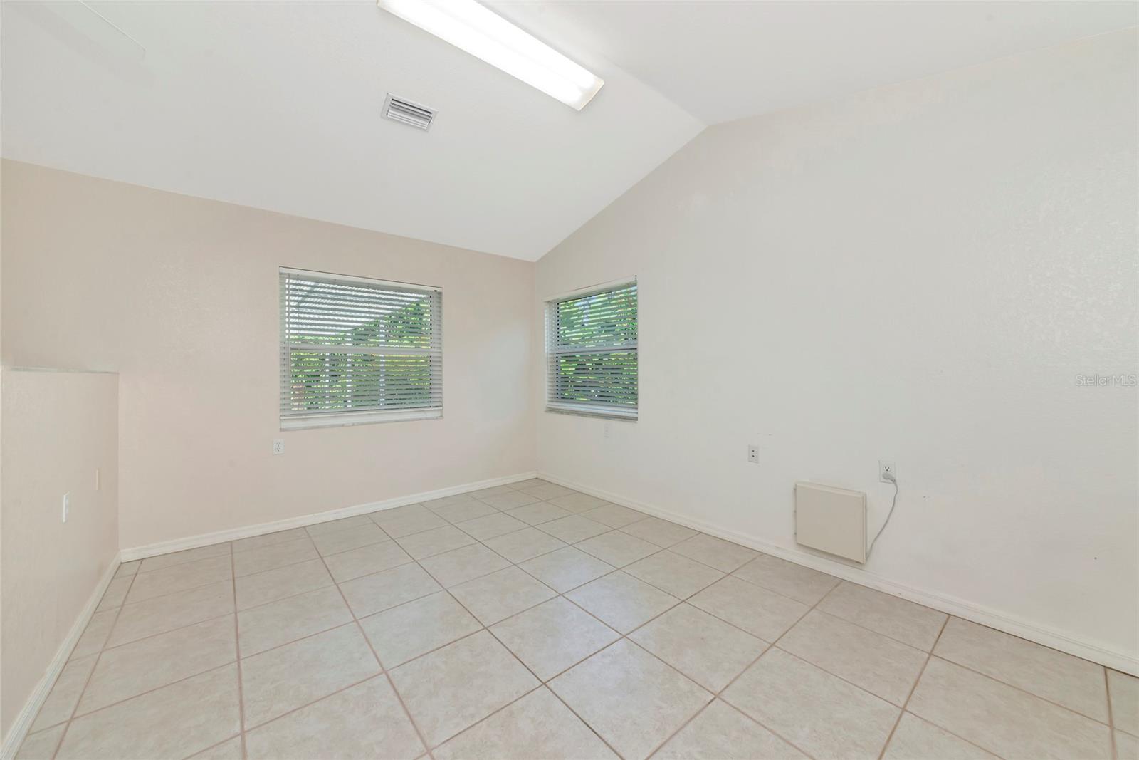 Image 38 of 45 For 1730 Hudson Street