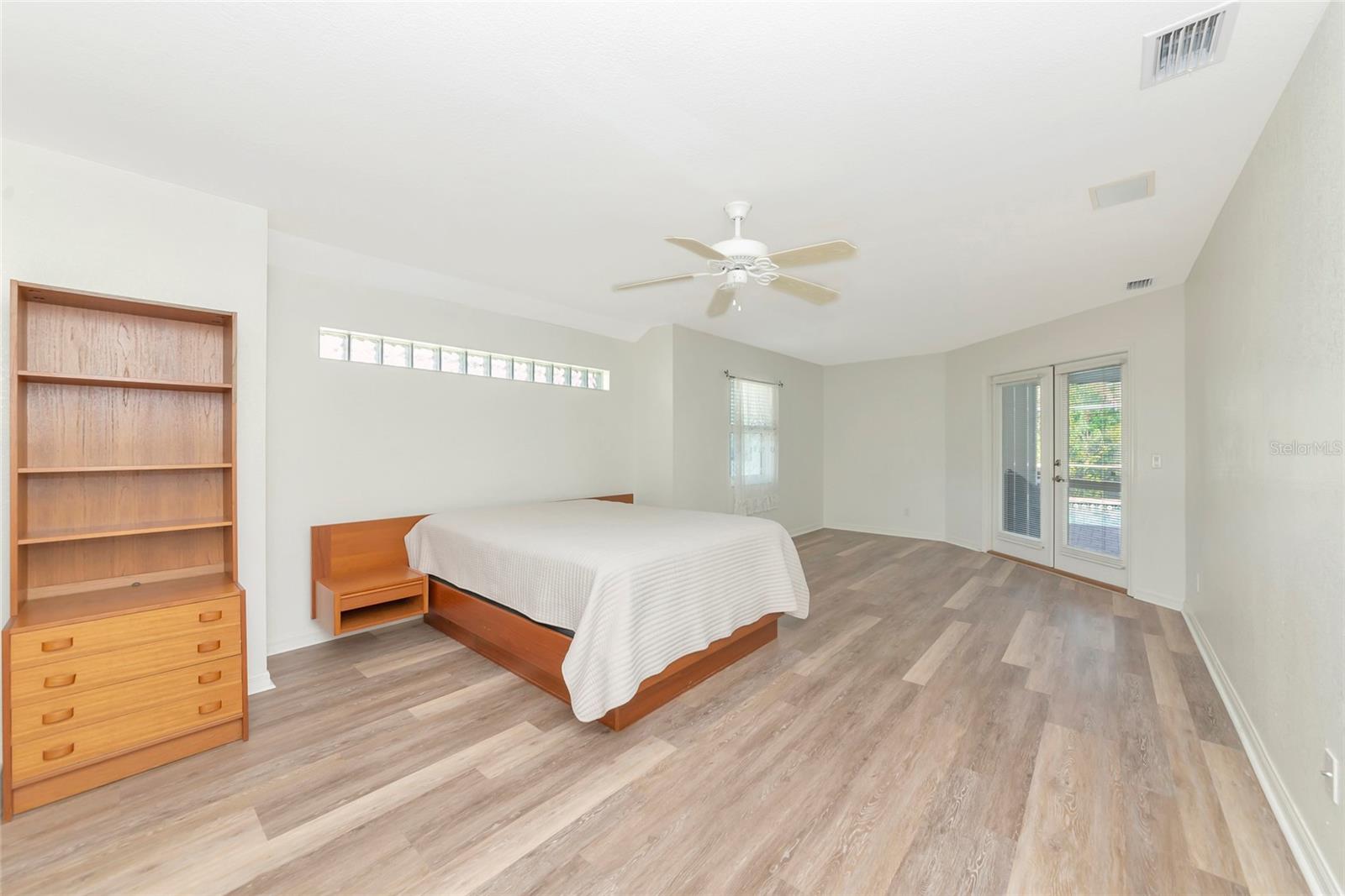 Image 7 of 45 For 1730 Hudson Street