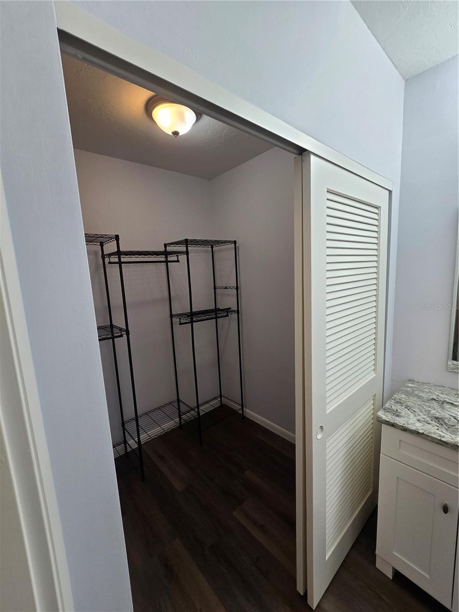 Image 23 of 32 For 4548 Forest Wood Trail 27