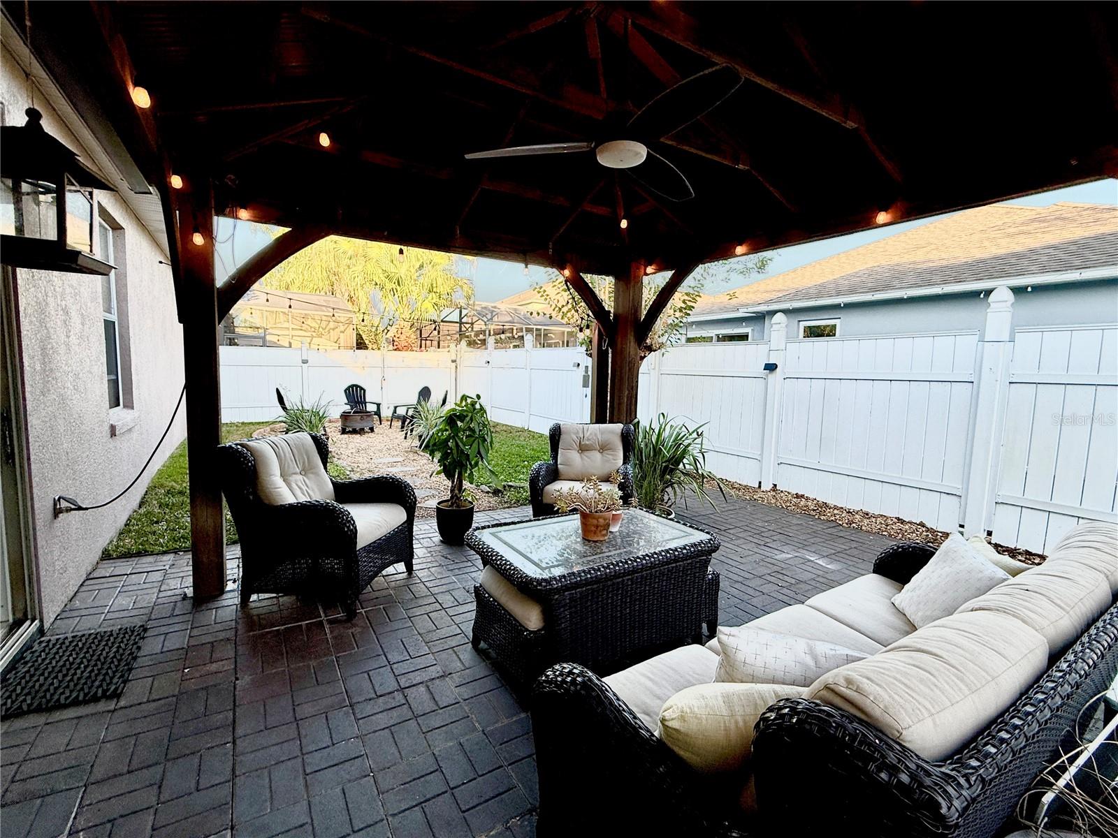 Image 17 of 25 For 14138 Castlerock Drive