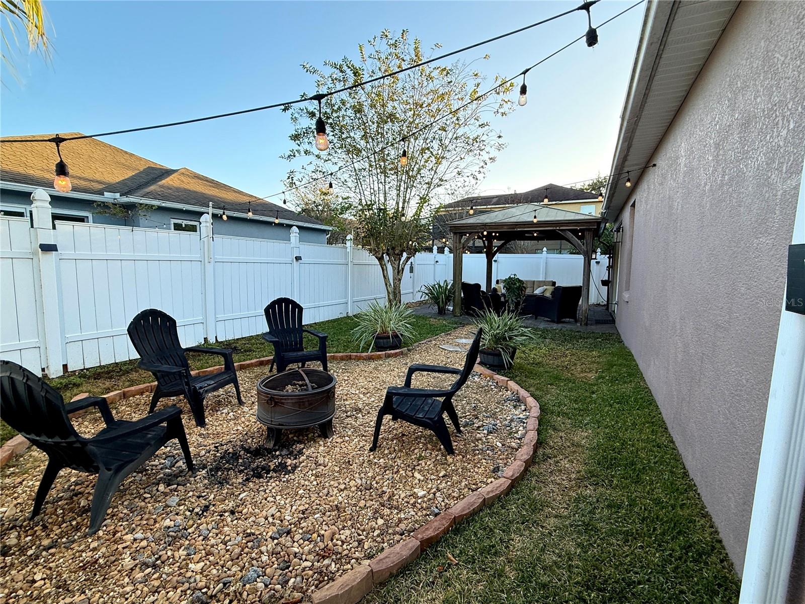 Image 18 of 25 For 14138 Castlerock Drive