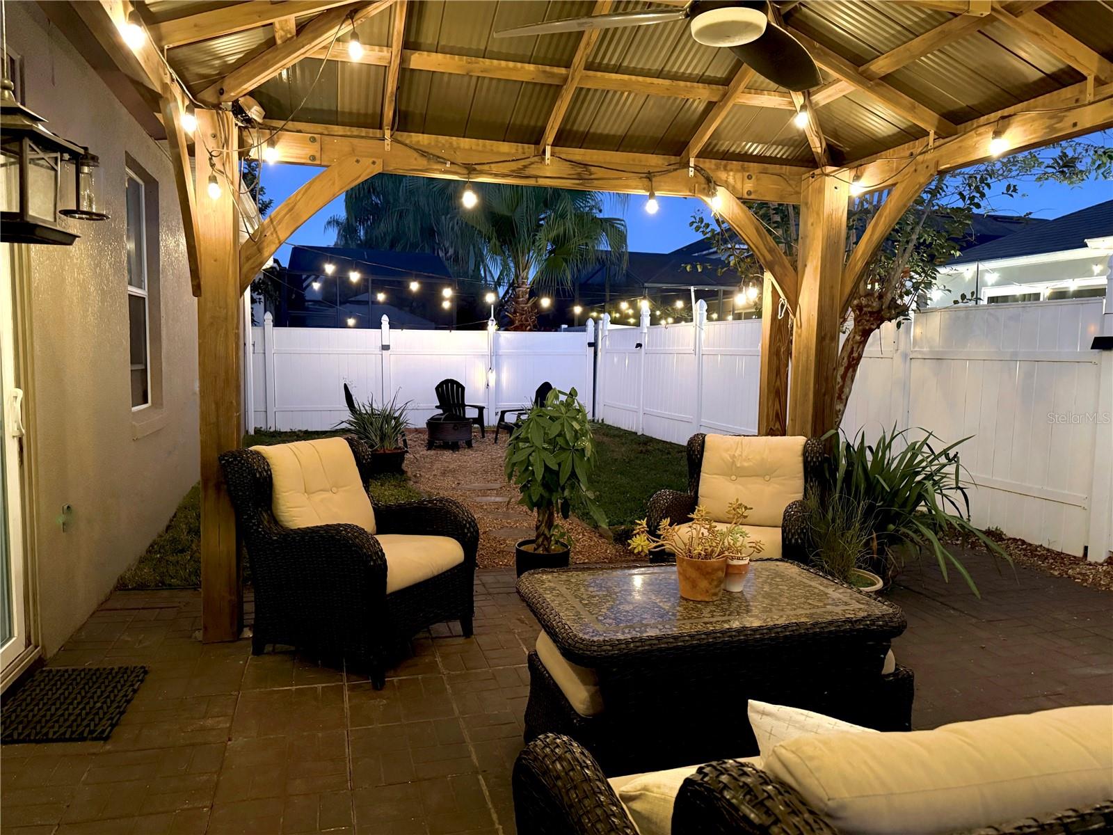 Image 19 of 25 For 14138 Castlerock Drive