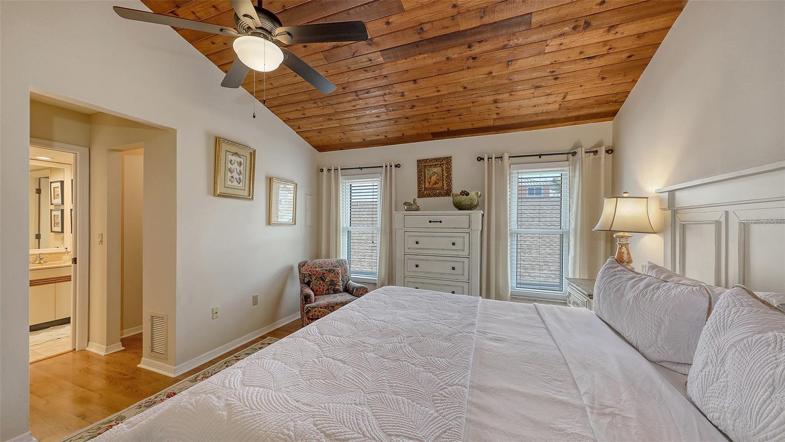 Image 37 of 94 For 126-128 Avenida Veneccia