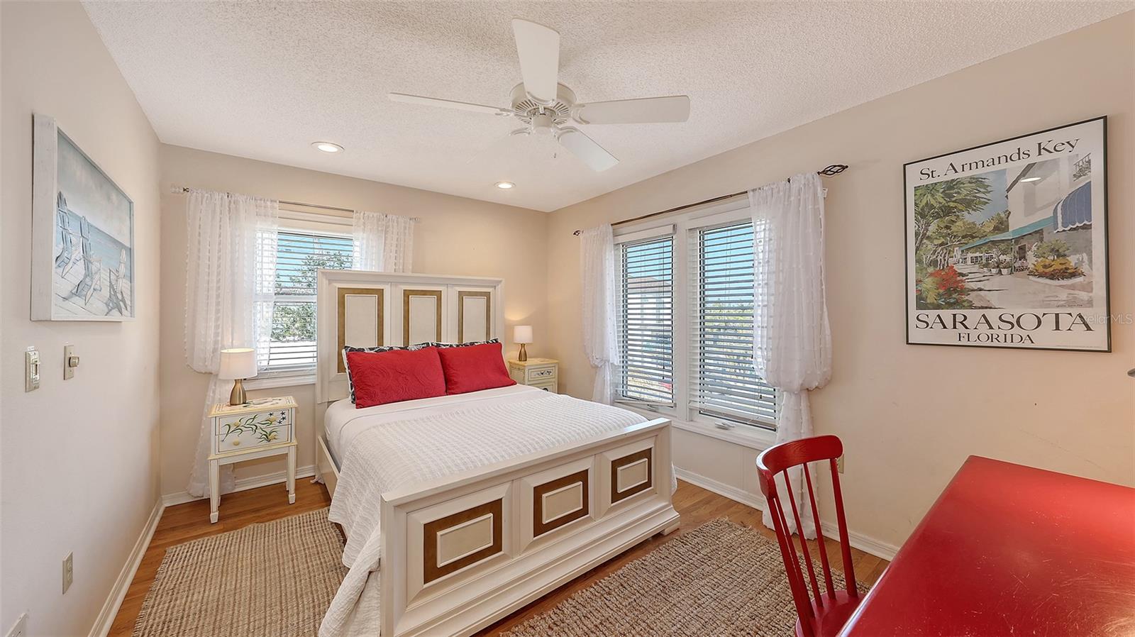 Image 41 of 94 For 126-128 Avenida Veneccia