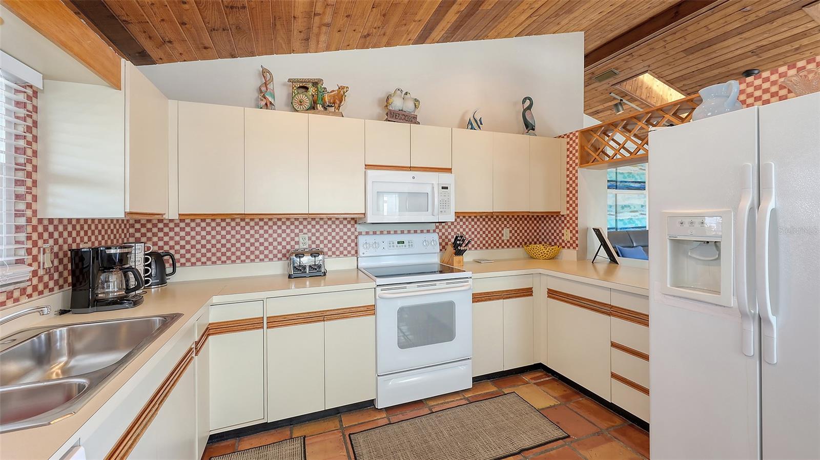 Image 56 of 94 For 126-128 Avenida Veneccia