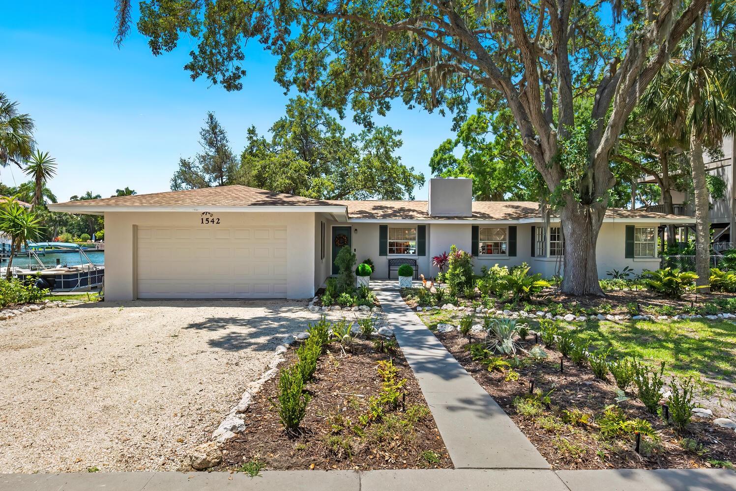 Image 2 of 77 For 1542 Gulfview Drive