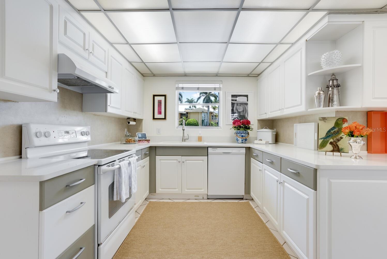 Image 22 of 77 For 1542 Gulfview Drive