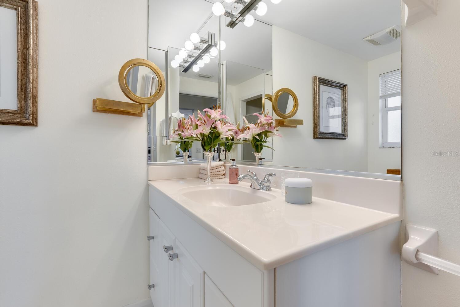 Image 29 of 77 For 1542 Gulfview Drive