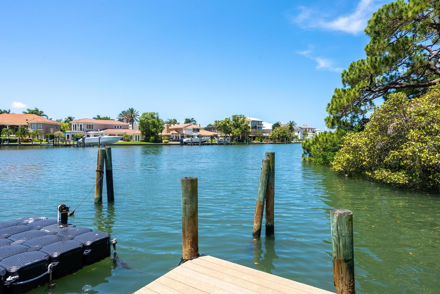 Image 41 of 77 For 1542 Gulfview Drive