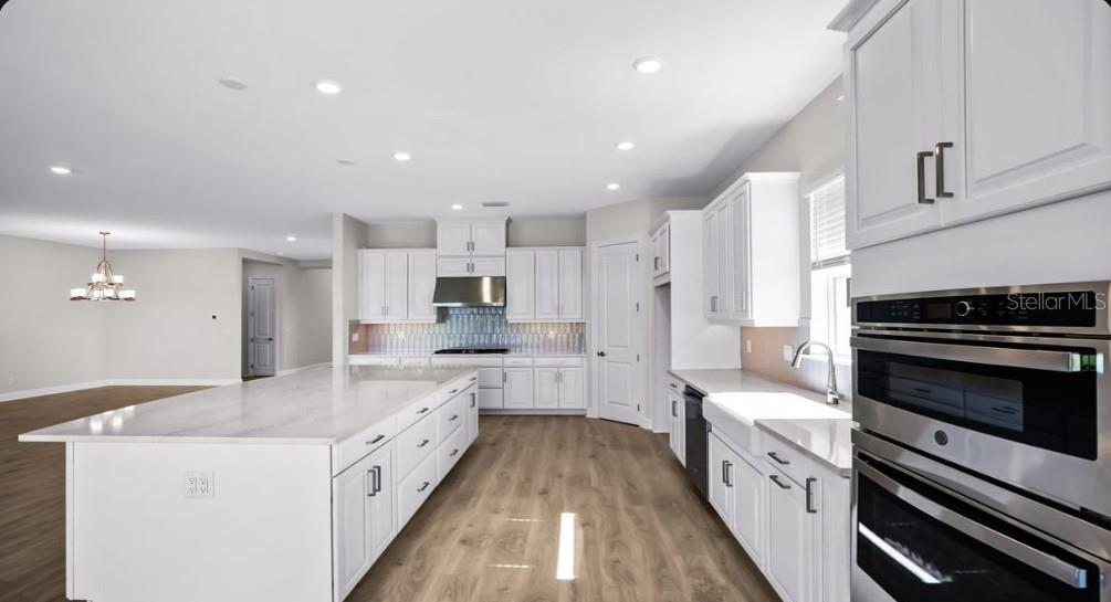 Image 12 of 34 For 26909 Victoria Place