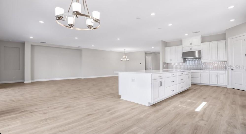 Image 13 of 34 For 26909 Victoria Place