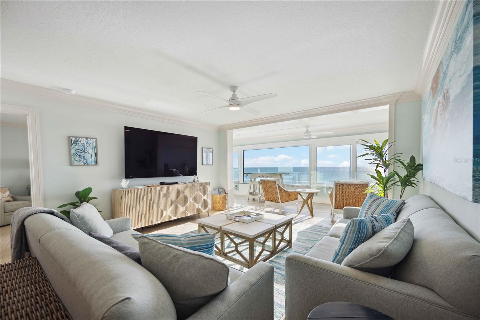 Image 15 of 65 For 6140 Midnight Pass Road 407