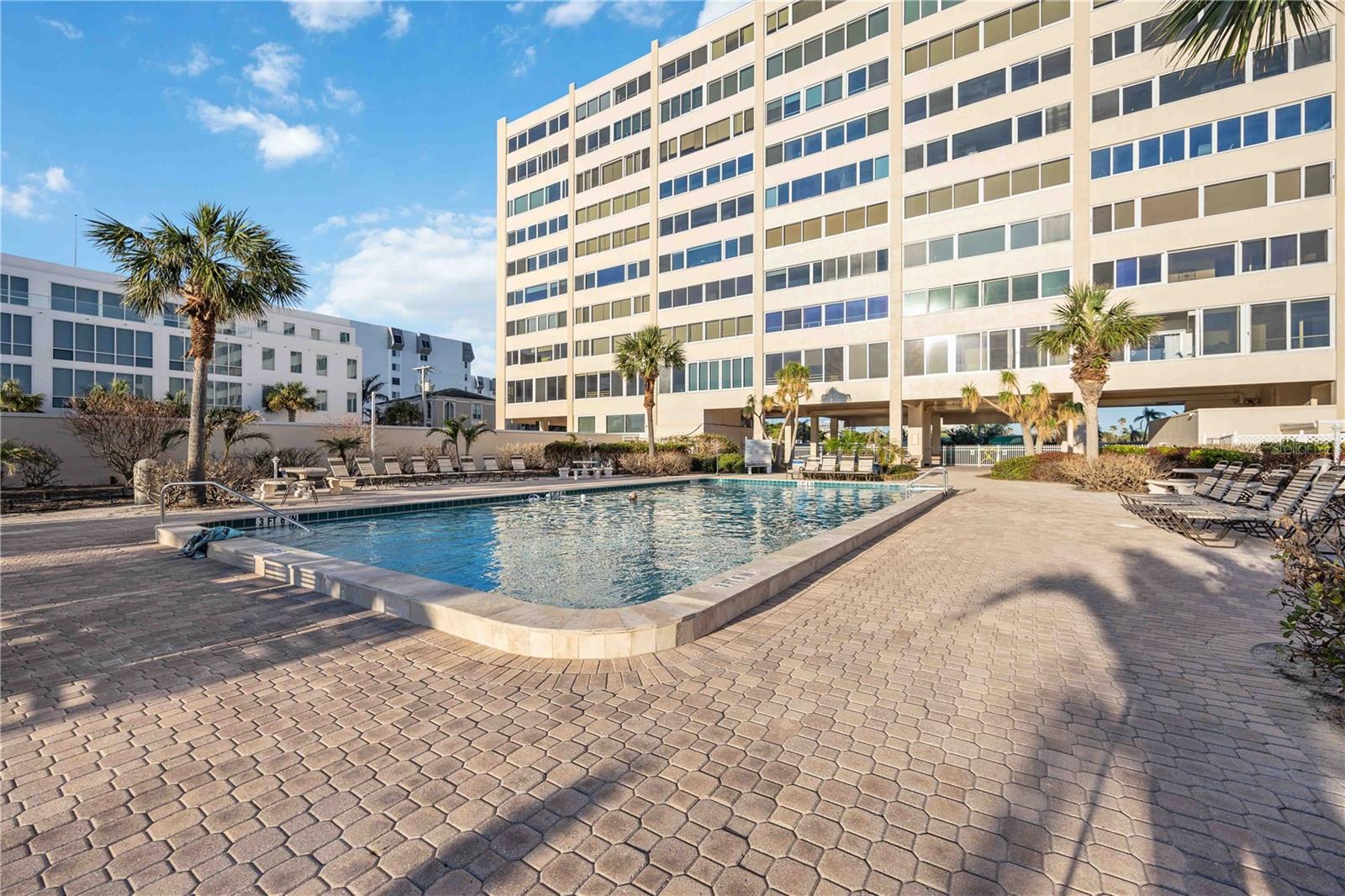 Image 2 of 65 For 6140 Midnight Pass Road 407