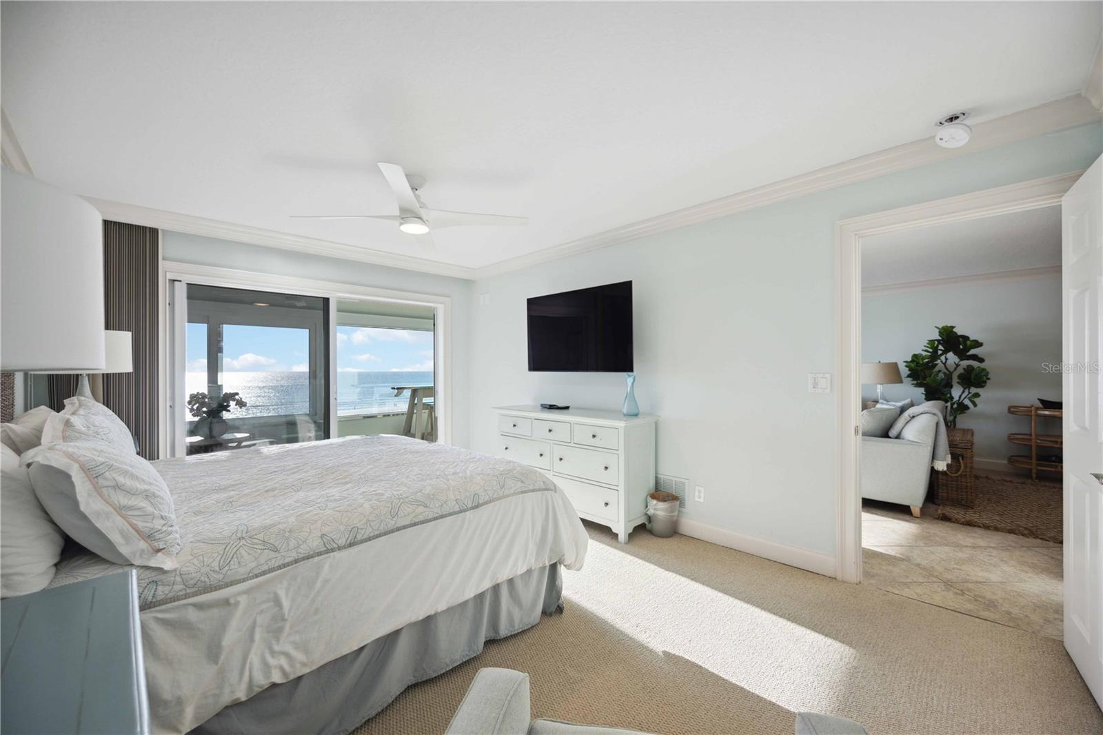 Image 29 of 65 For 6140 Midnight Pass Road 407