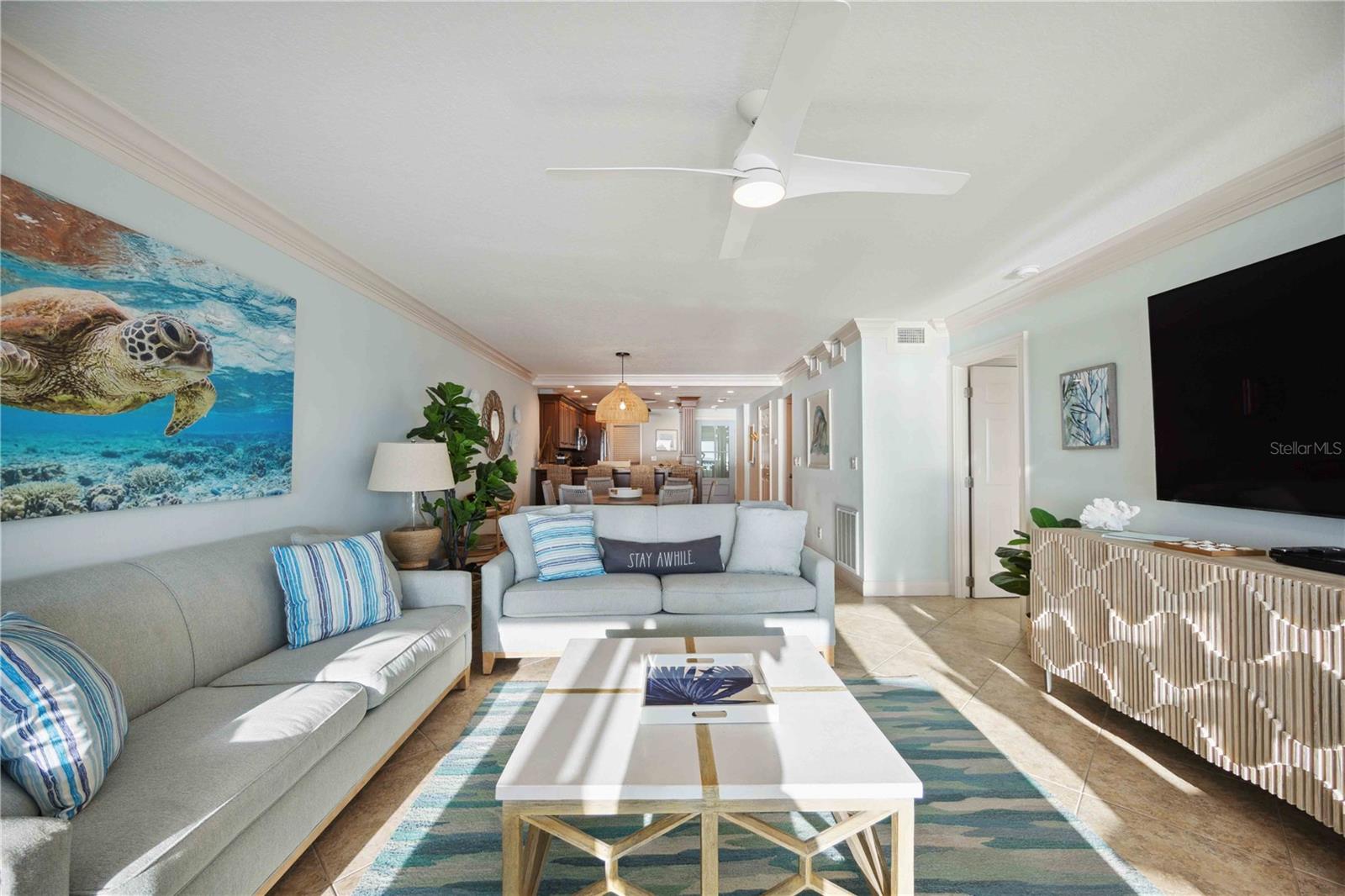 Image 37 of 65 For 6140 Midnight Pass Road 407