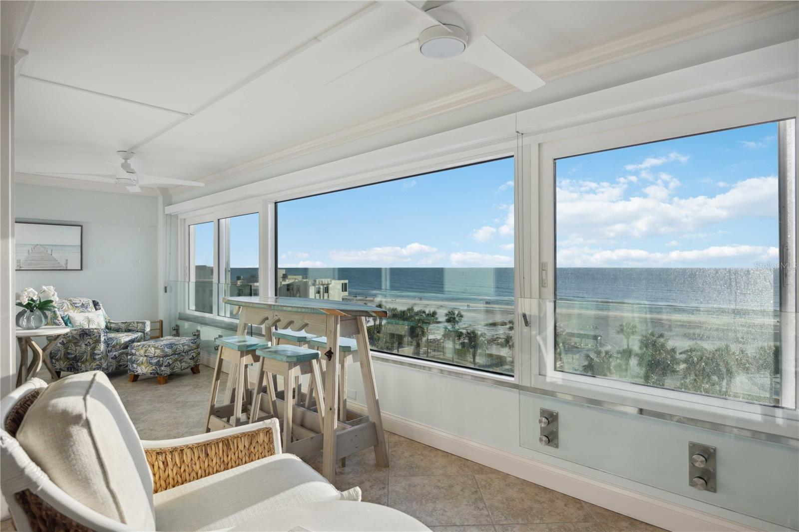 Image 39 of 65 For 6140 Midnight Pass Road 407